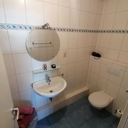 Gaestehaus Burg Molbach Гостевой дом Kreuzau