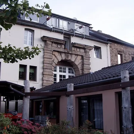 Gaestehaus Burg Molbach Pensionat