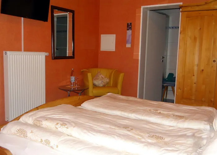 Gaestehaus Burg Molbach 게스트하우스 3*