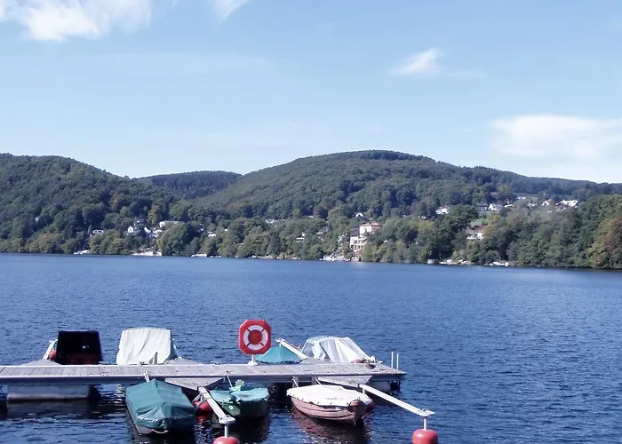 게스트하우스 Gaestehaus Burg Molbach Kreuzau